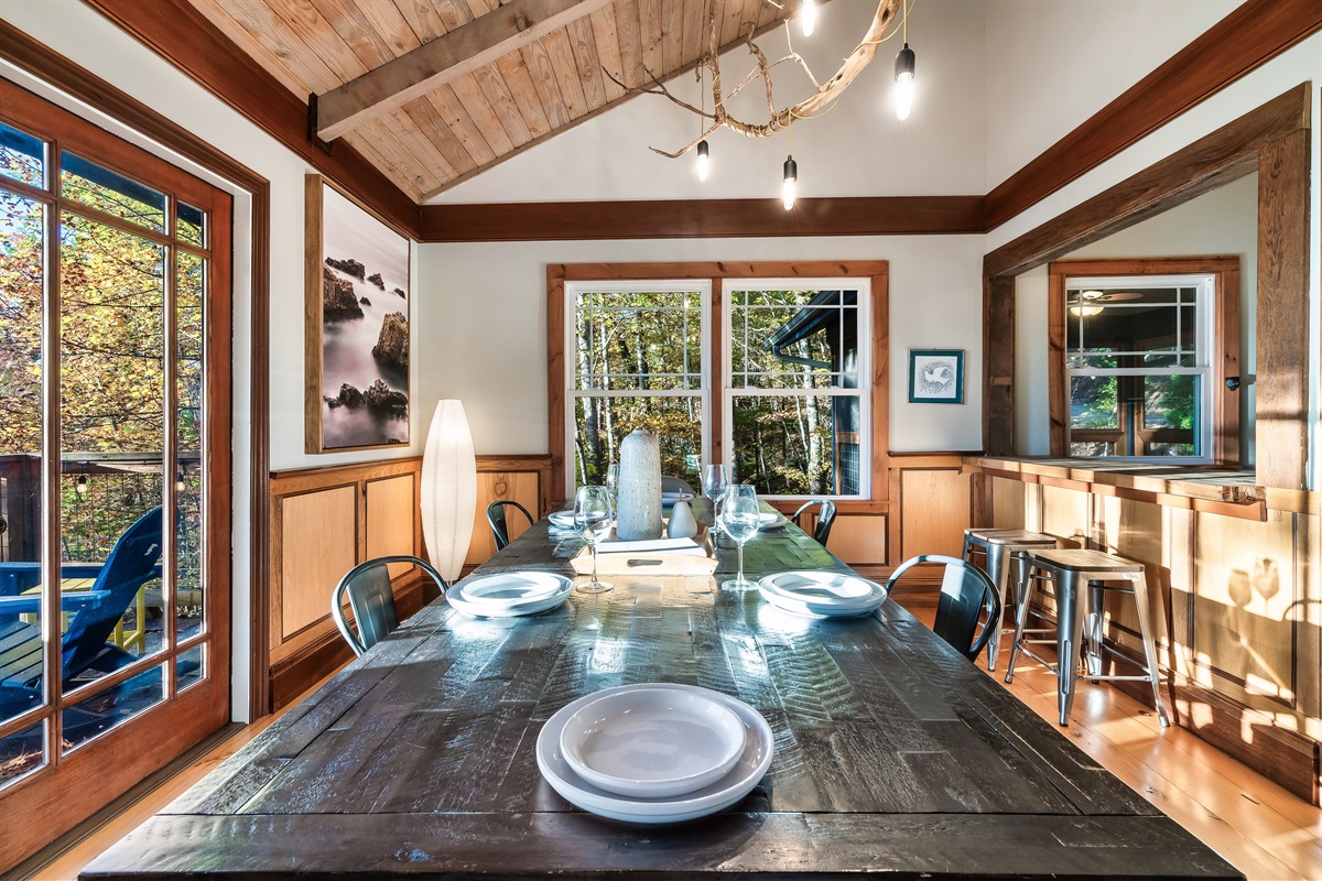 Cozy space to enjoy food.