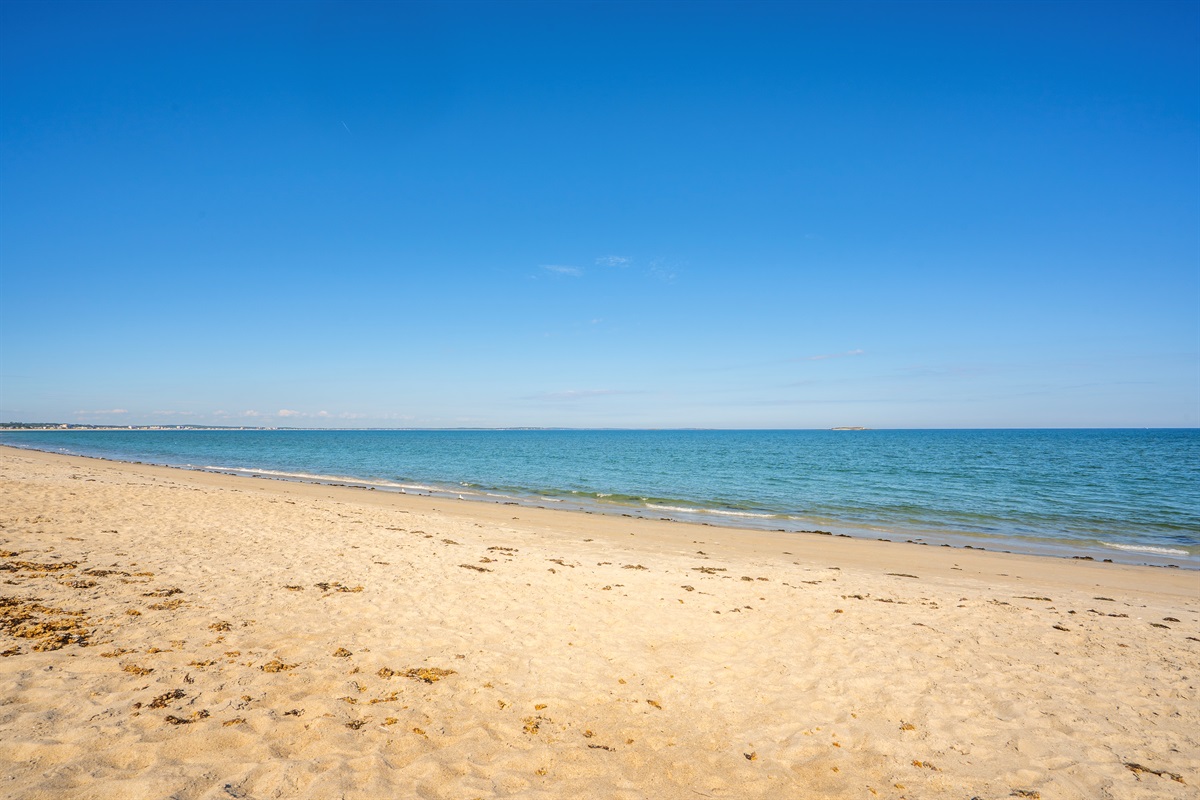 We're conveniently close to Ferry Beach, perfect for beach days and sunsets!