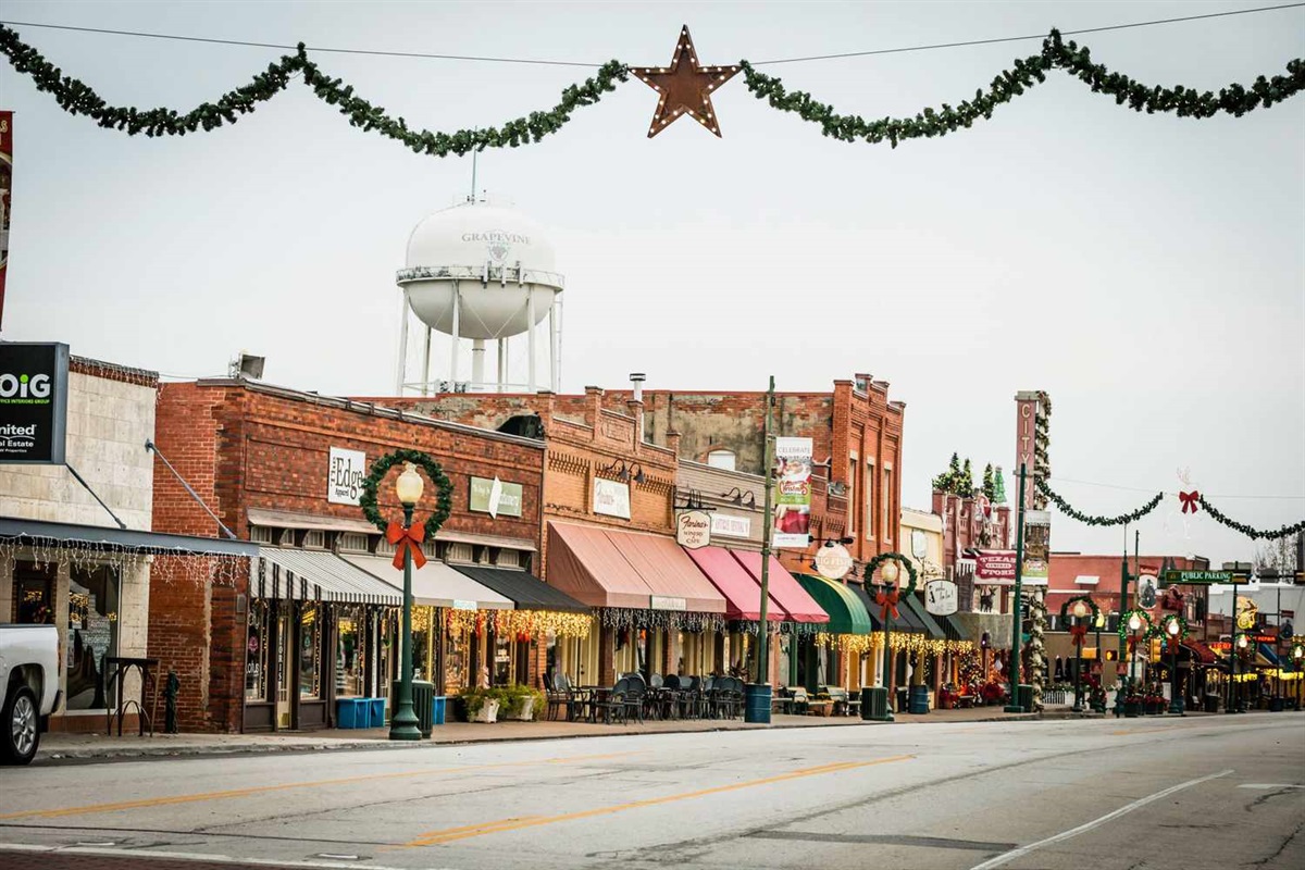 Downtown Main ST is Voted #1 for Holiday Lights, Decor, and Parades