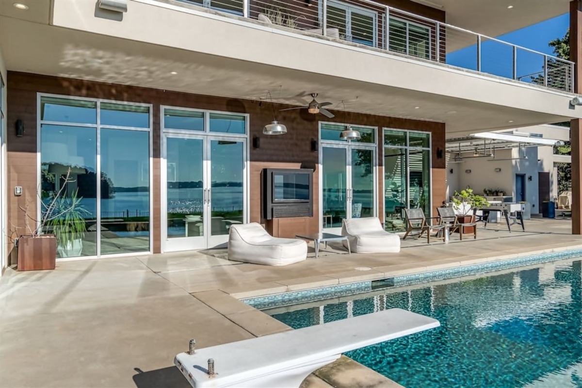 Pool w/diving board and double fireplace