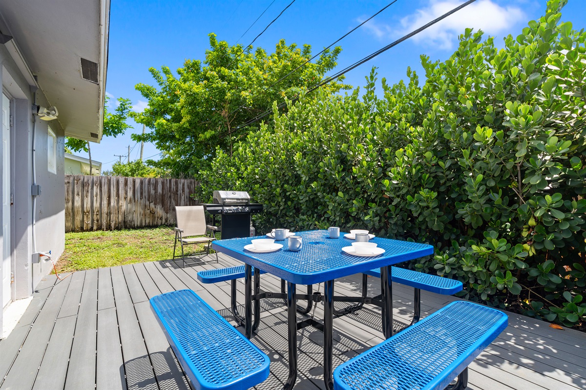 Outdoor Dining!