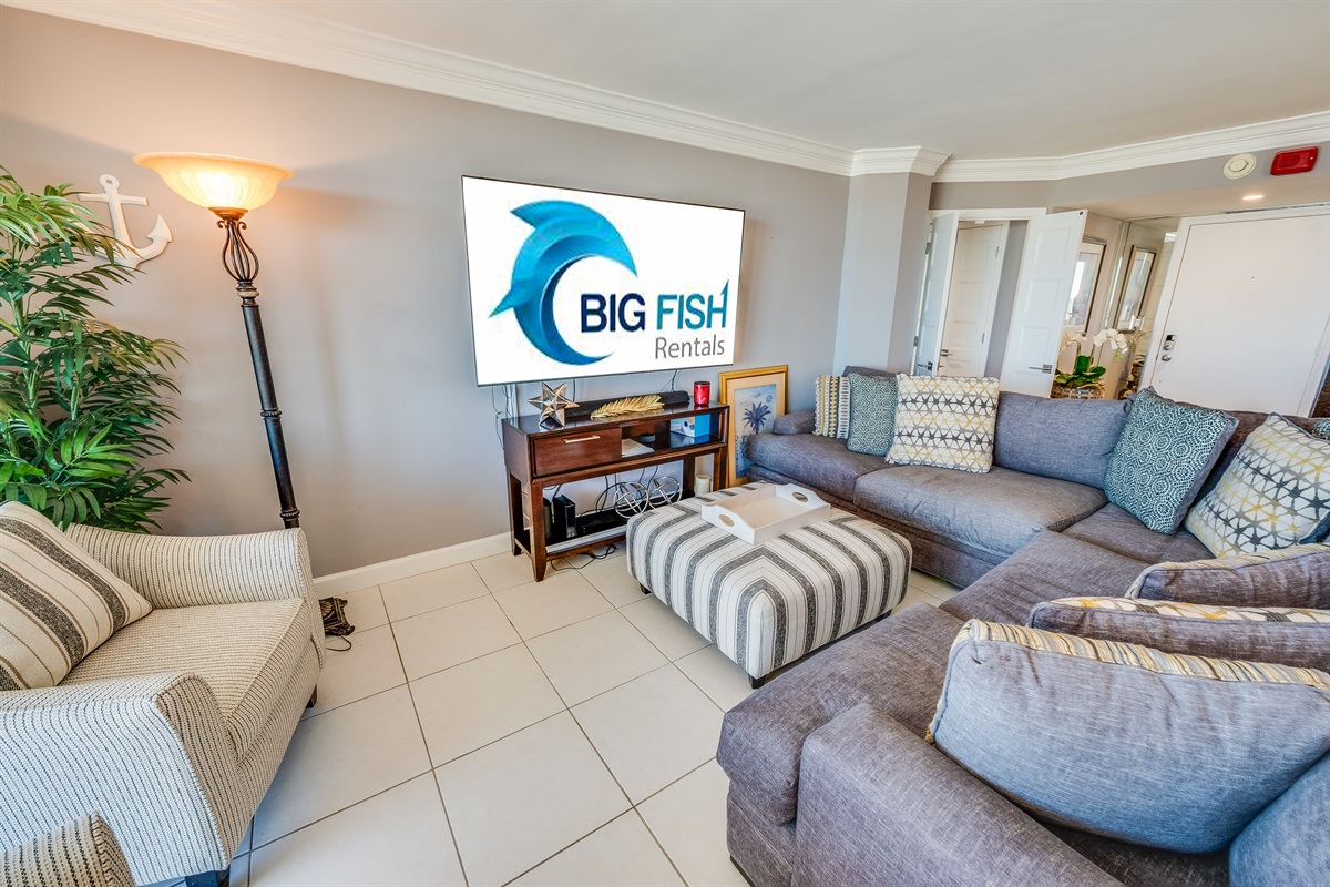 Amazing Living Room with Stunning Views🌊☀️