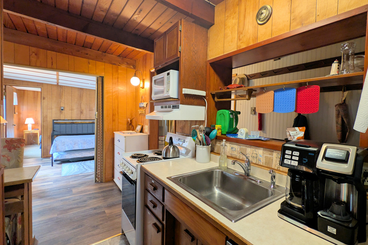 kitchen has dual brew coffee maker does pod & pot