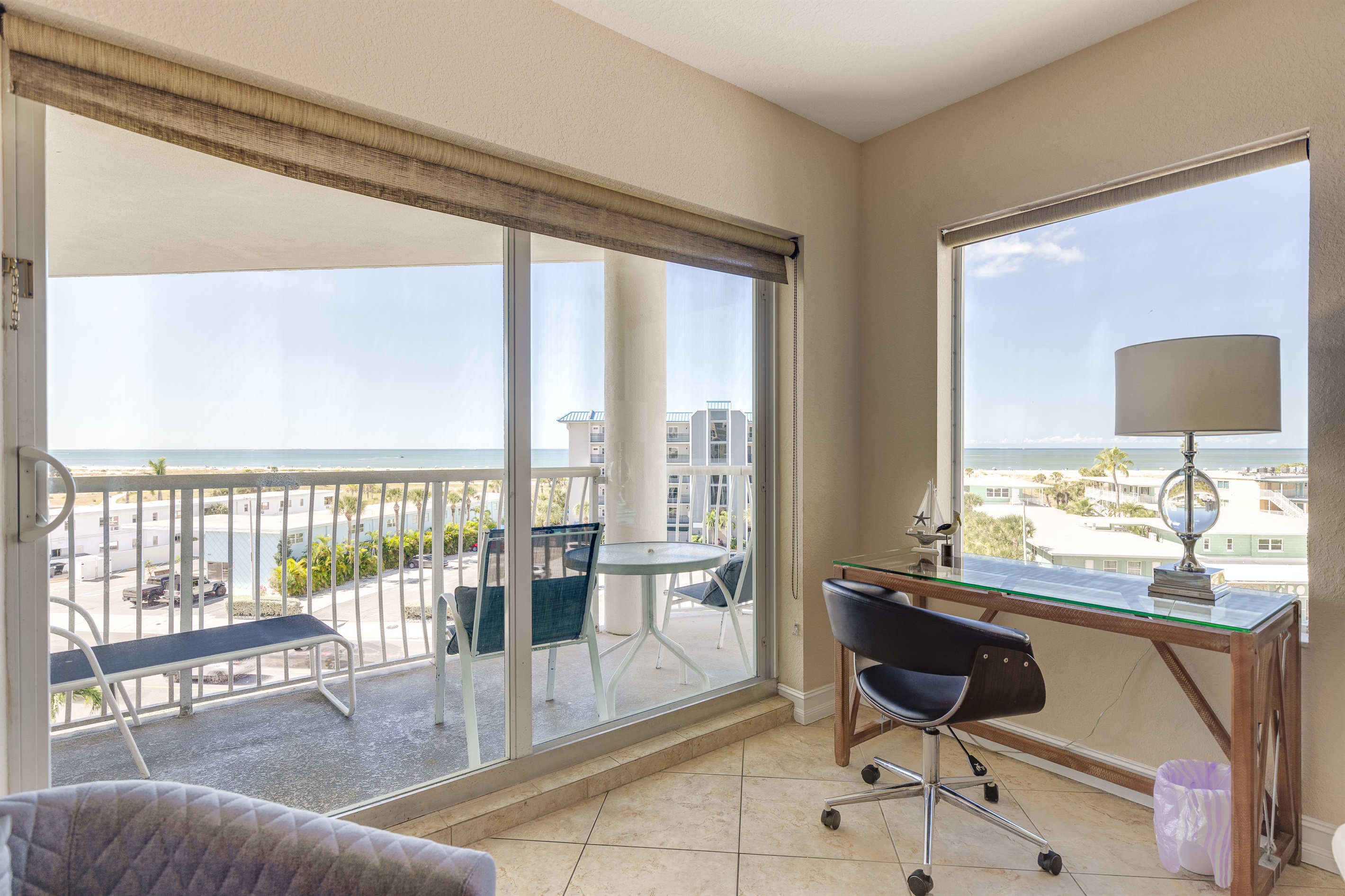 Budget-Friendly · Luxe Comfort & Style 3