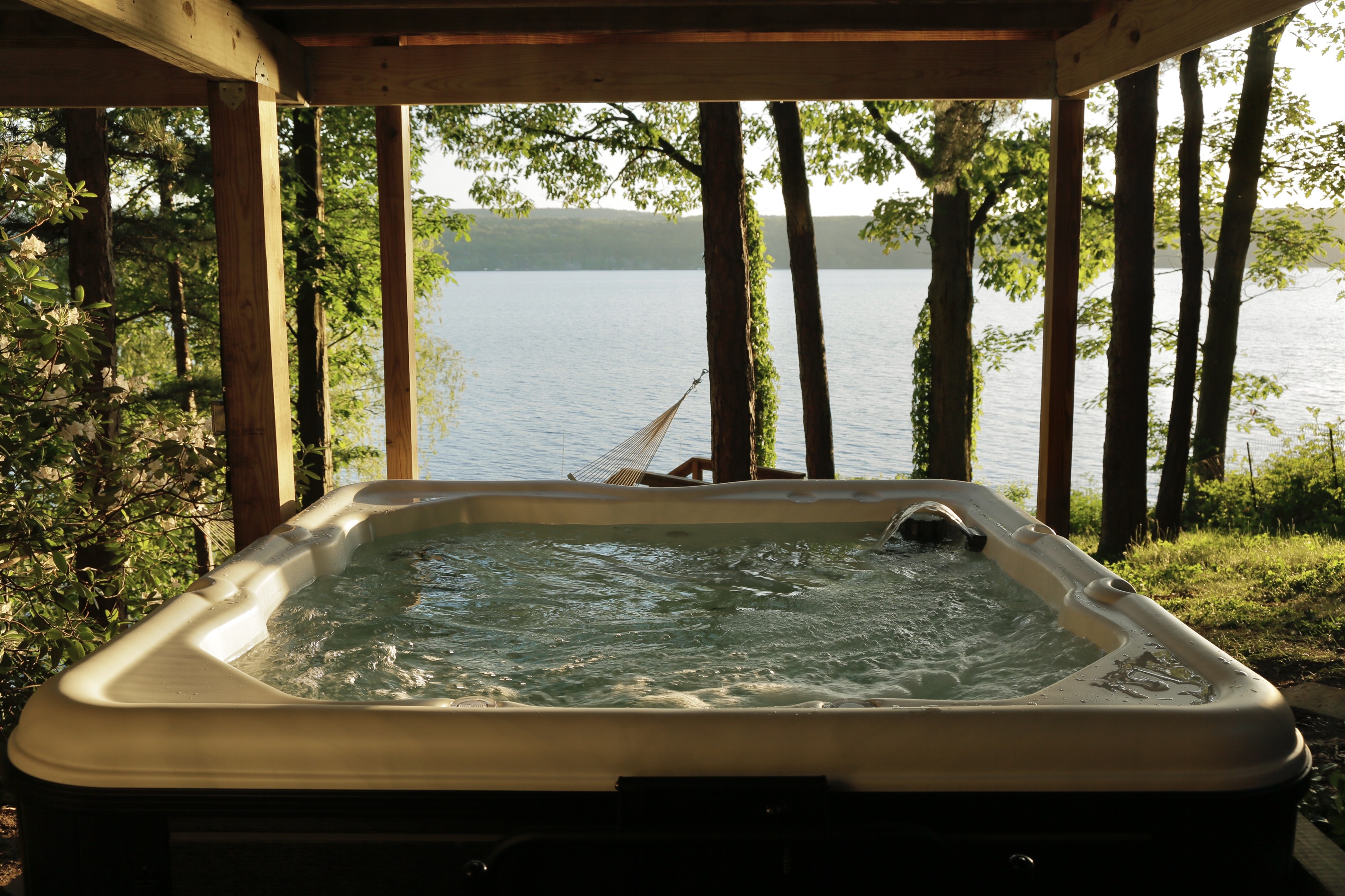 5 Person Hot Tub with Lake View! 