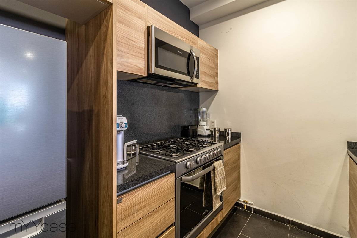 Kitchen with beautiful finishes and ample storage