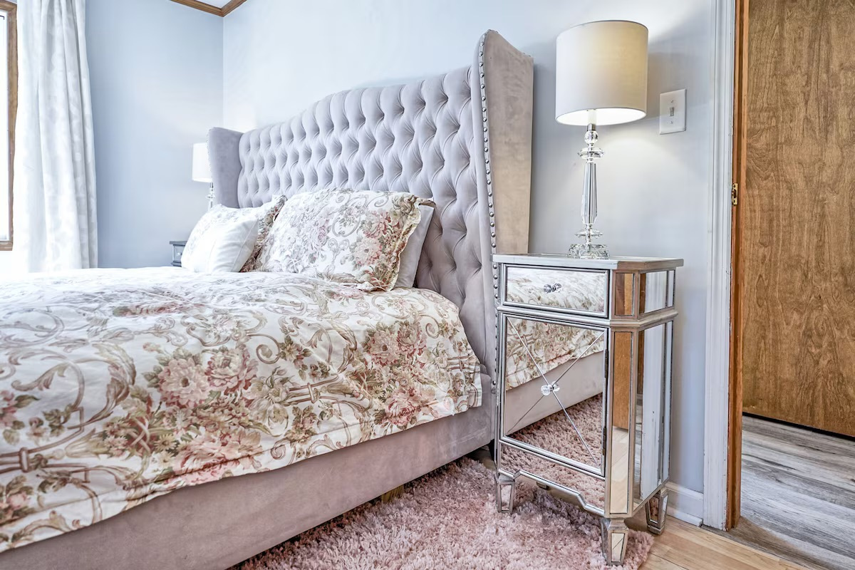 25 21st Avenue | Seas the Day | King Room | IOP Escapes