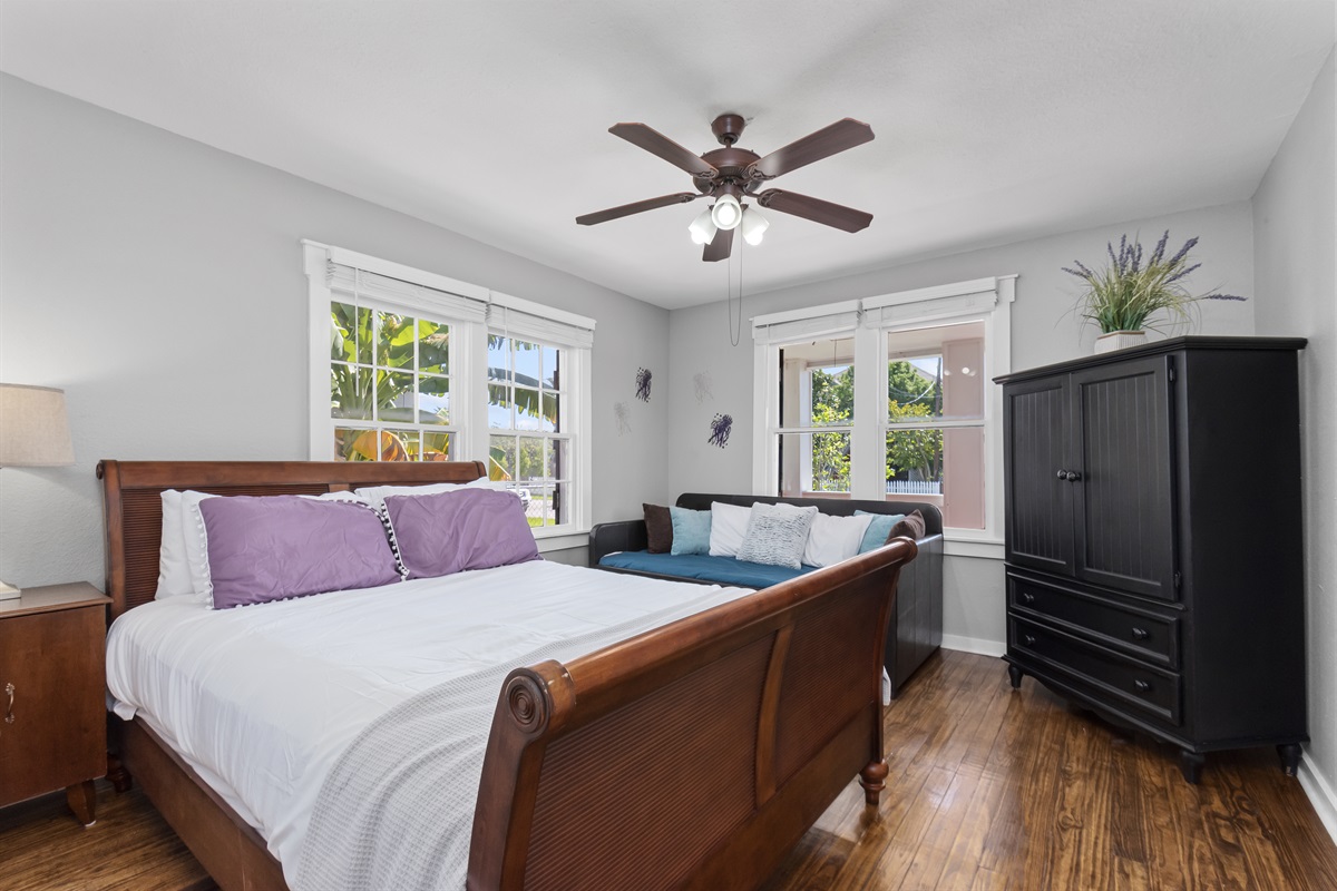 01448f86e33f47cf905d2c5a6c6066c8 Large | Beachhouse | Texas | TX | Vacation Homes | Galveston | Crystal Beach | Kokomo | Breezy Days | Beachfront Elegance | Sunrise Serenity | Southern Sands Property Management, LLC