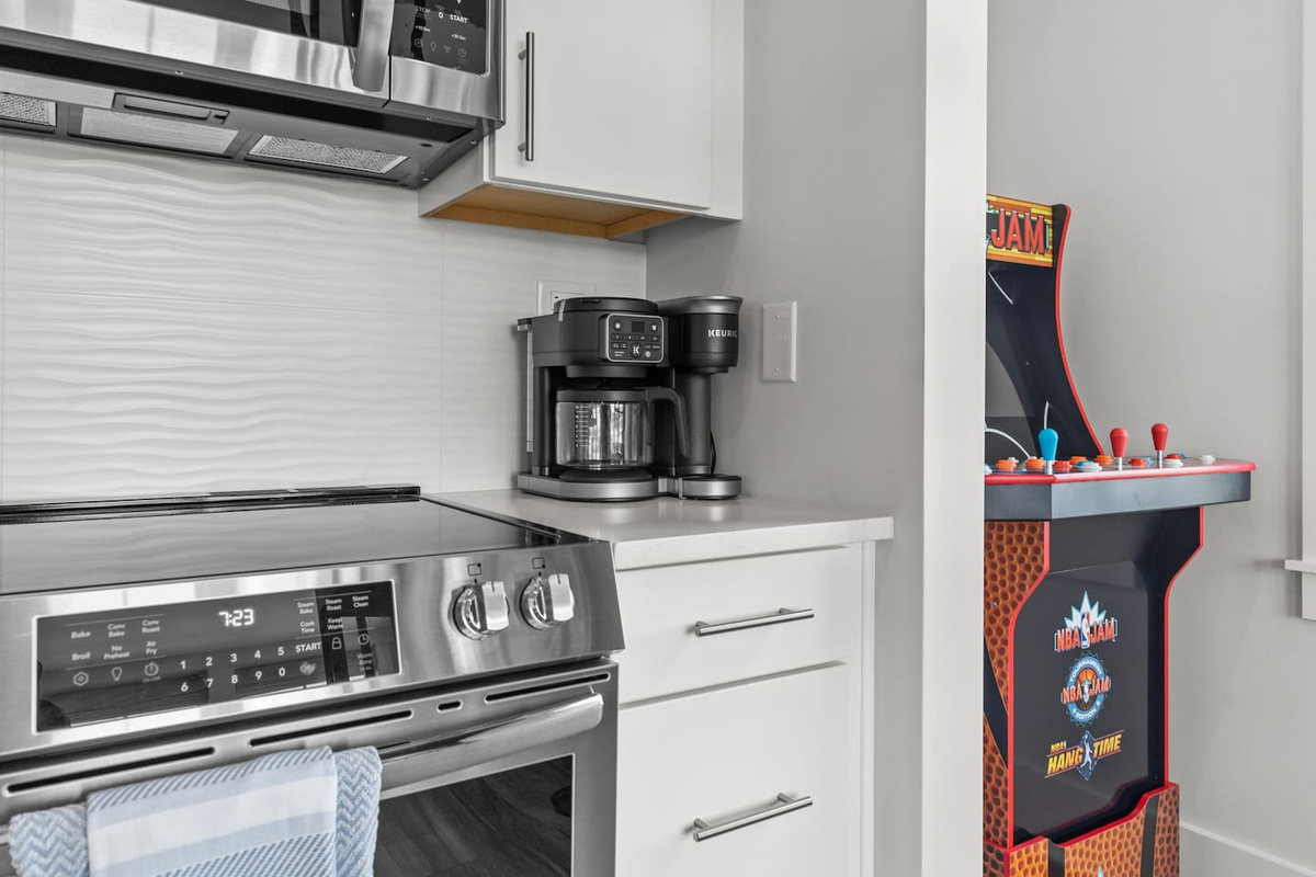 Early riser? We’ve got you covered. The game room kitchen features a Keurig Duo coffee maker, so your first cup of coffee is always just a few steps away.