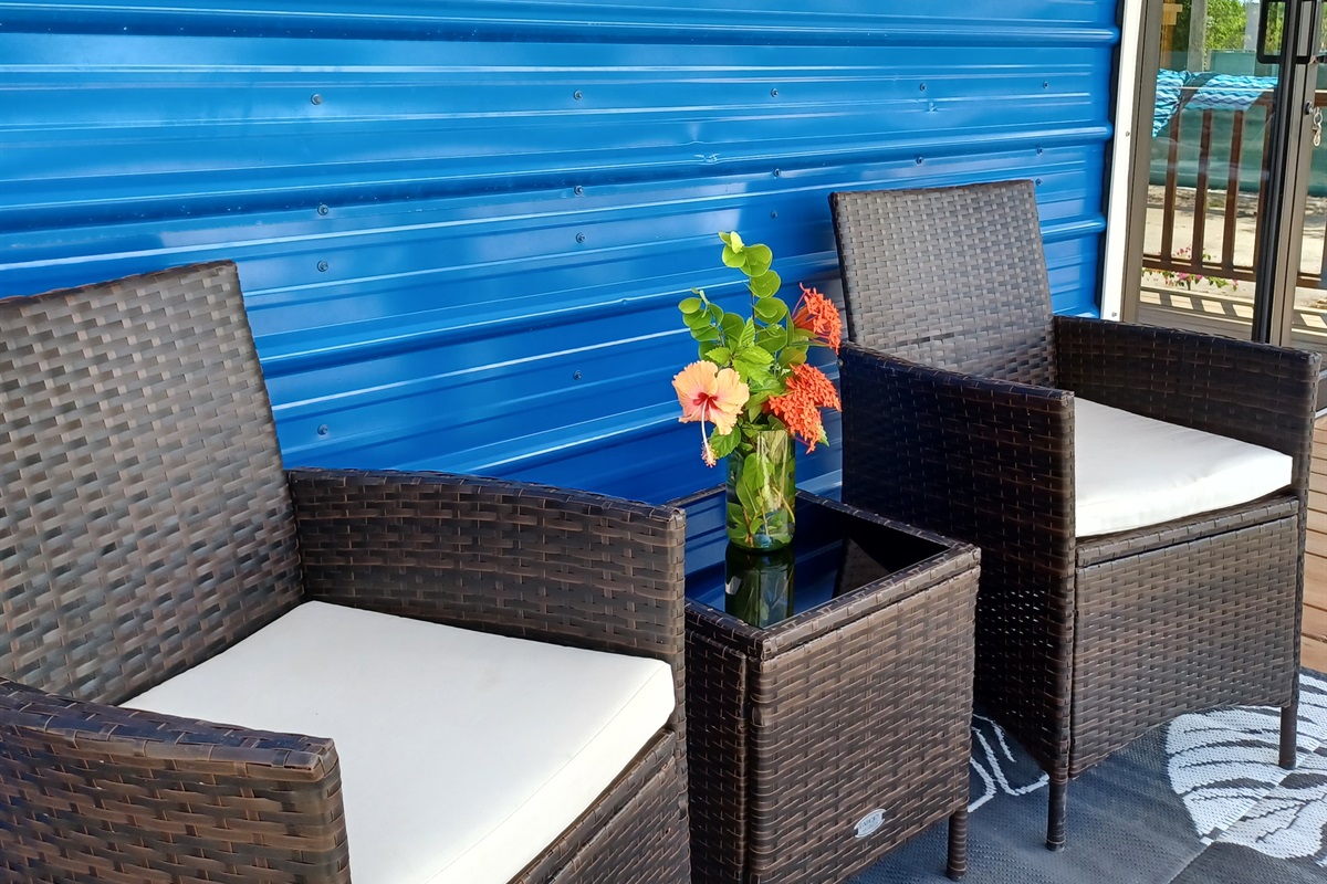 Starfish porch sitting area