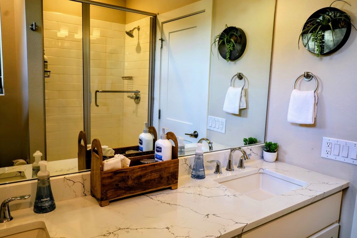 Green Bathroom #2