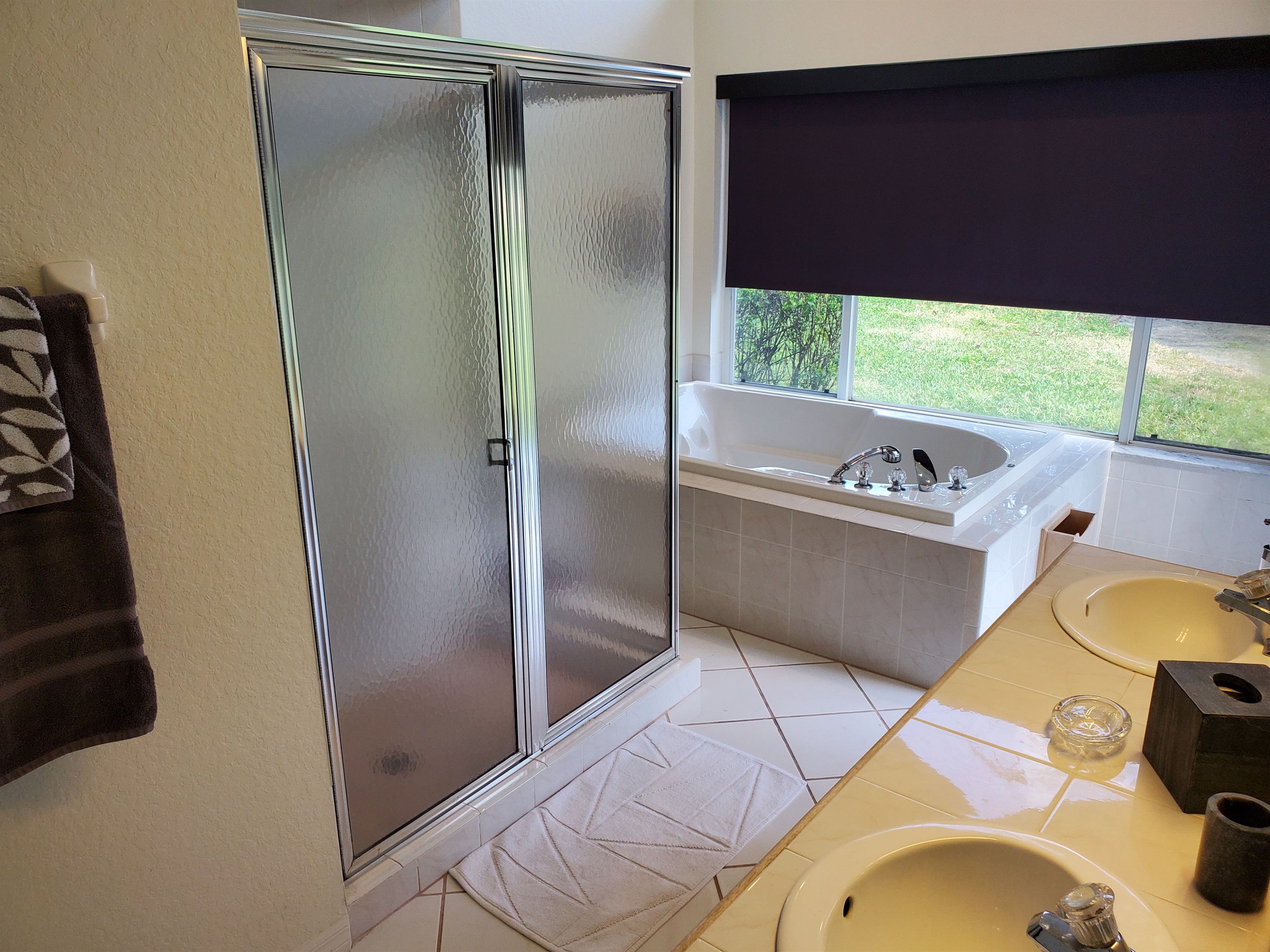 King master private bathroom