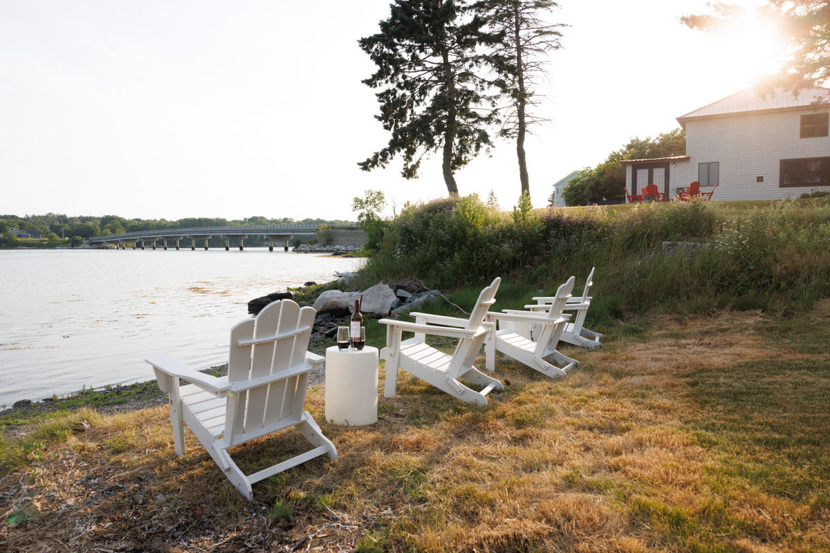 Stand at the water’s edge and watch the tide shift — the cove changes every single hour and you have a front-row seat the whole time.