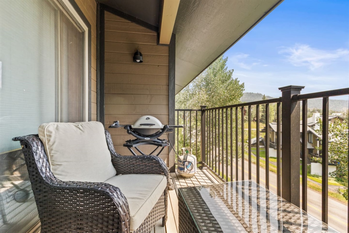 Deck with Grill & Views