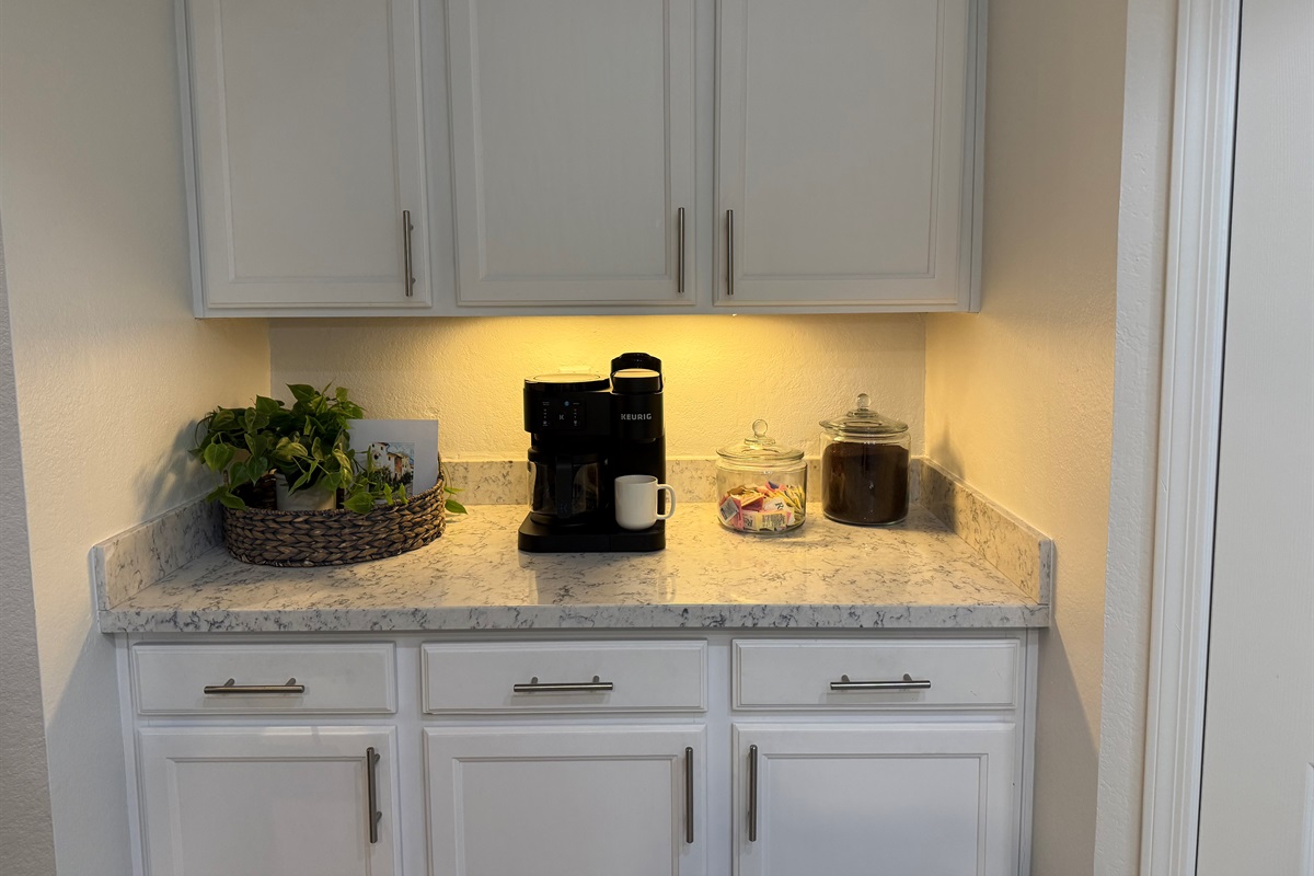 Keurig and Drip Coffee Maker 