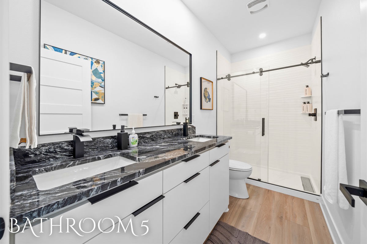 Indulge in a little luxury every day with this beautiful bathroom. Pure bliss.