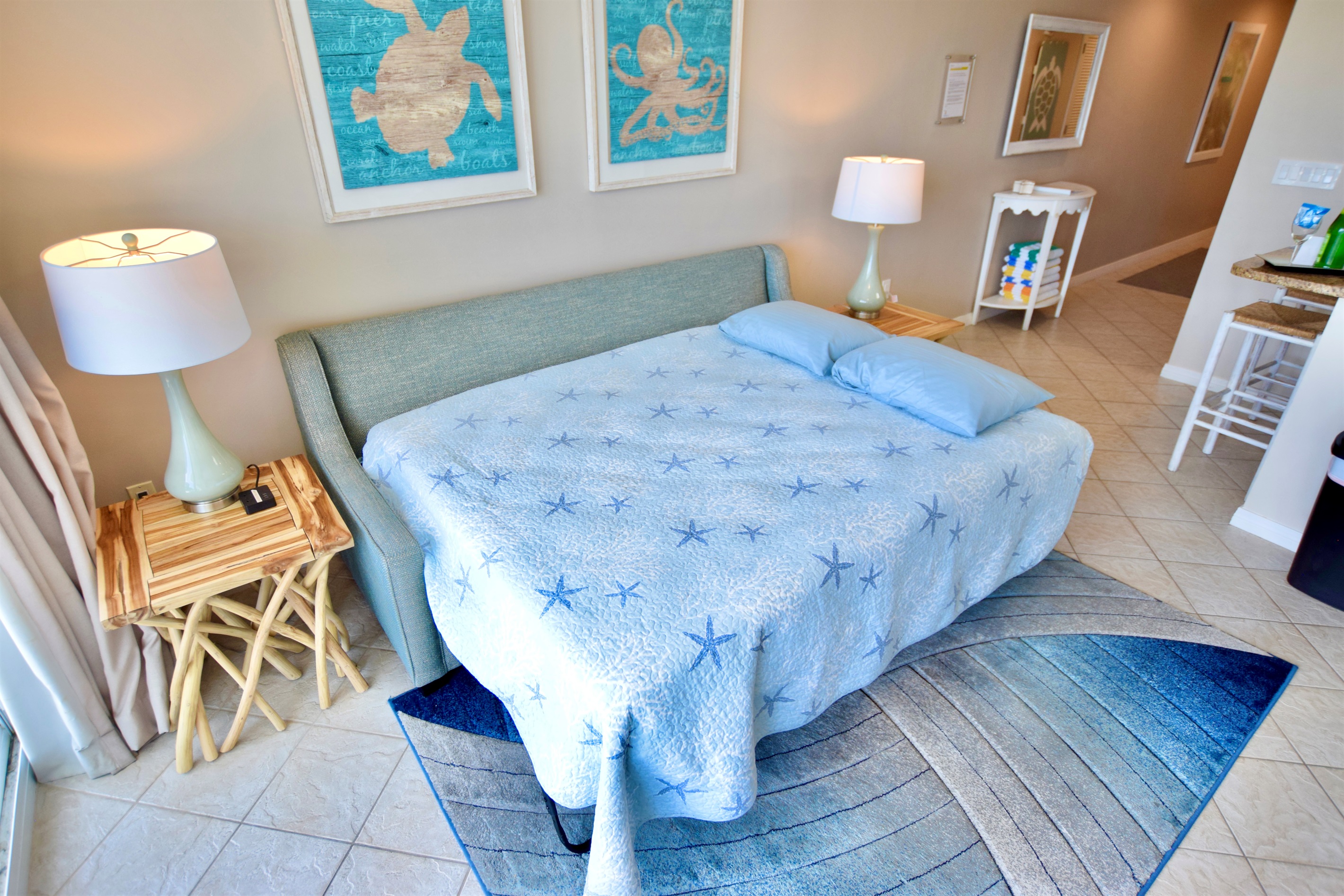 Destin West Gulfside #309 - Sleeper sofa with thick "Cozy" mattress