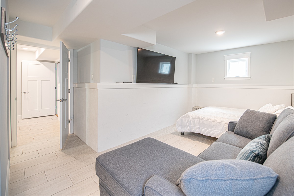 Lower level cabana room - Queen & sleeper sofa (sleeps 4)