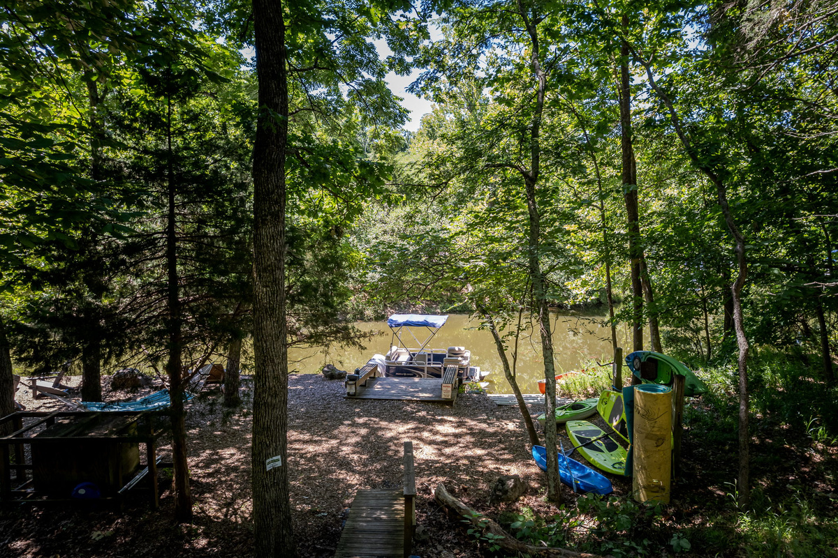 Grab a board and set your own pace — paddle boards, kayaks and more sit ready at the dock whenever you want them.
