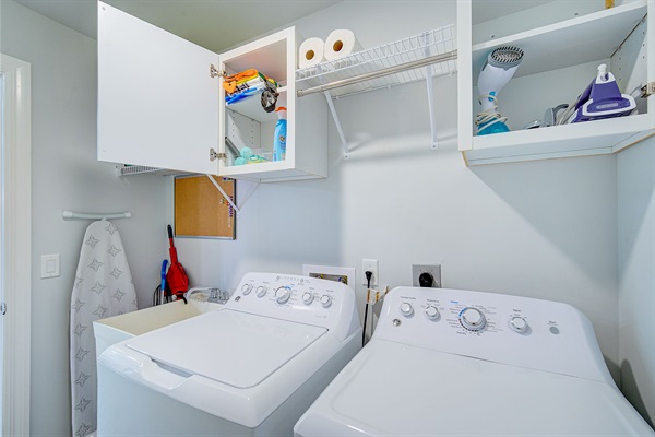 Laundry room w/ essentials