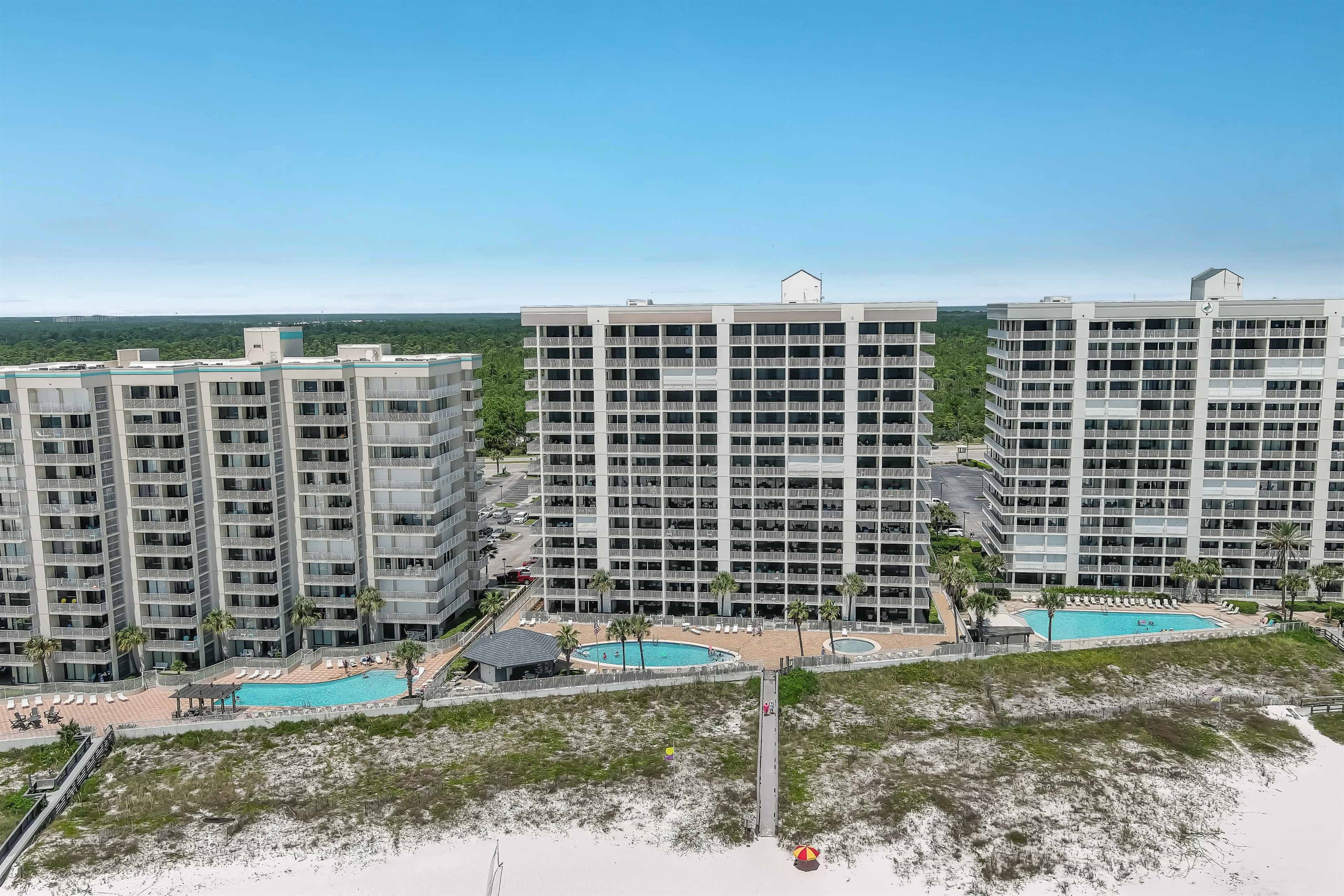 Dip into luxury. Our sparkling gulf-front pools and pristine tennis courts are designed for your ultimate coastal escape.