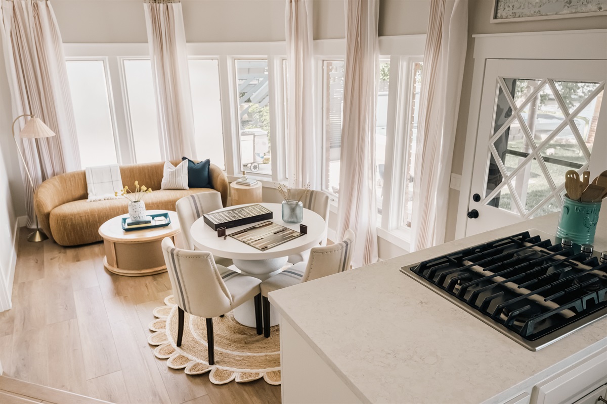 Informal dining room and lounge