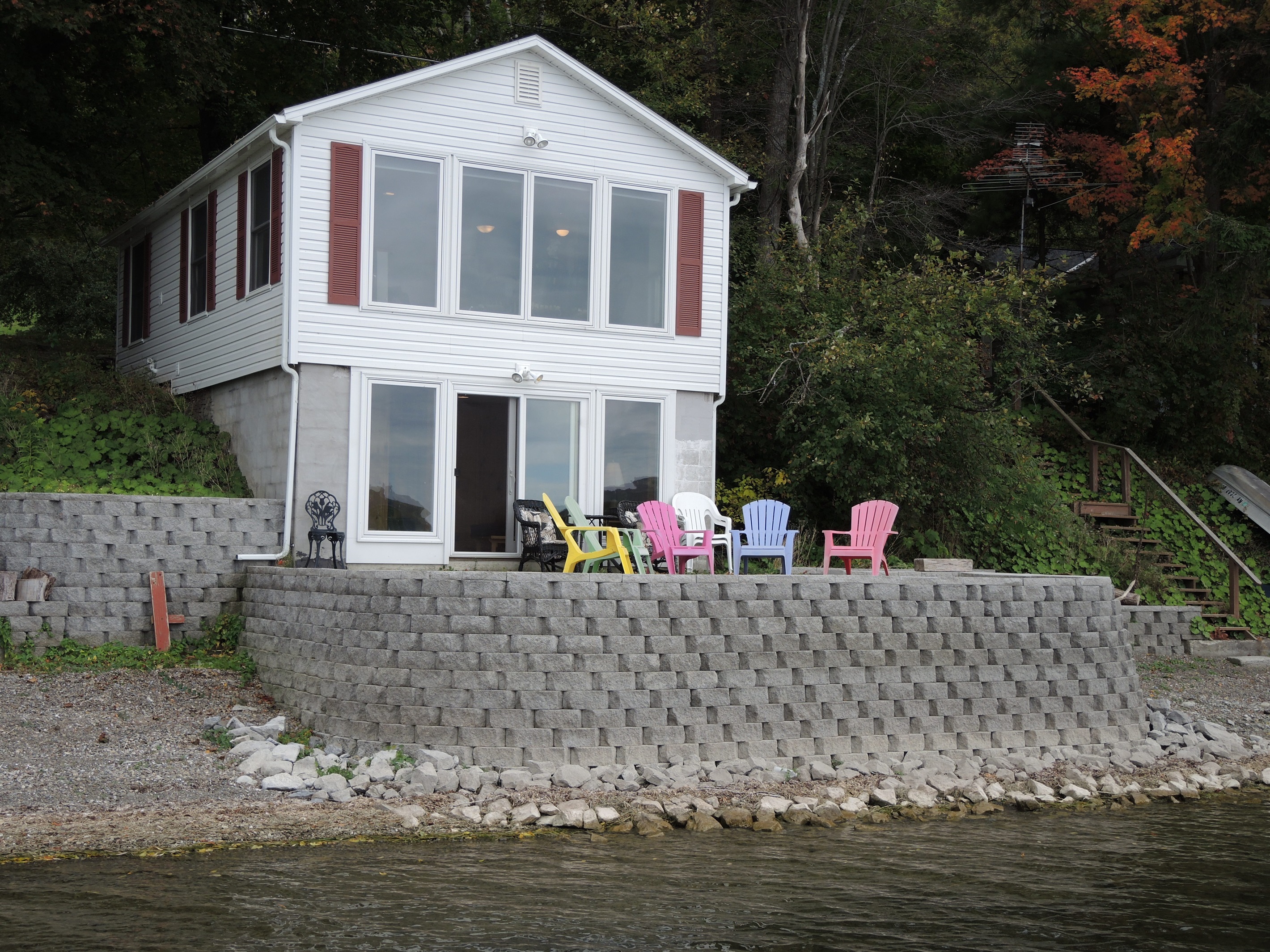 Wide Waterview - Exterior from water