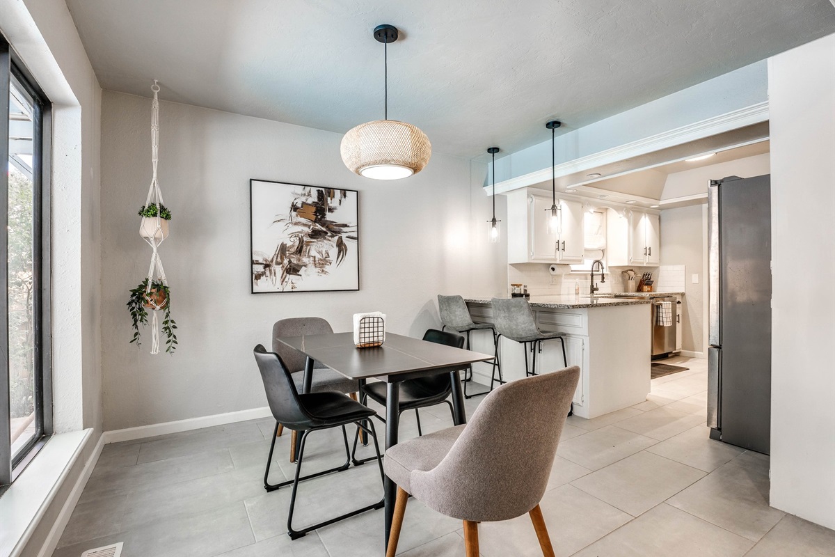 Breakfast Table in Kitchen