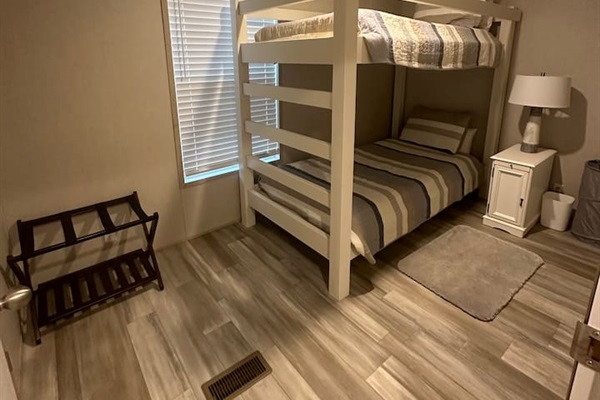 second bedroom bunks(twin)