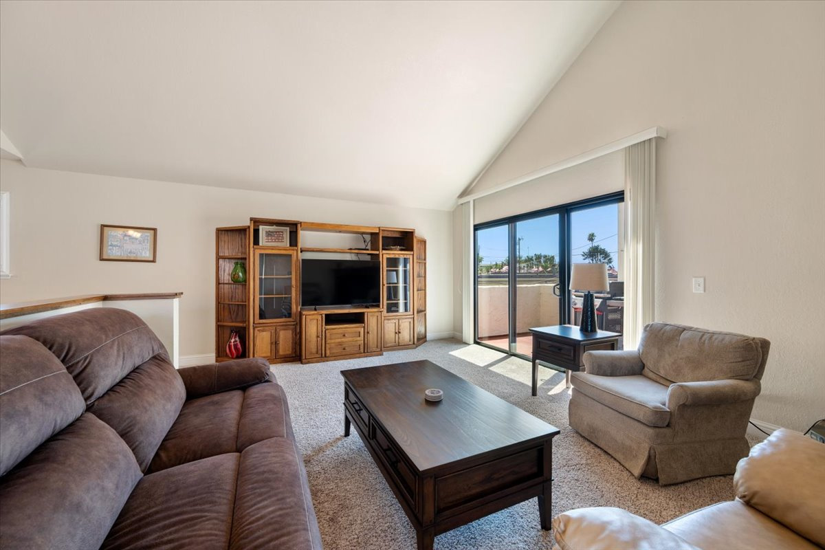 Upstairs living room w/ smart TV