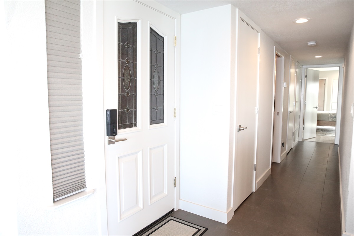 Entry and hallway to the bedrooms