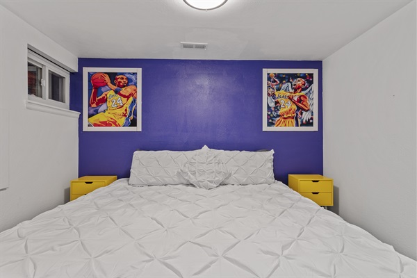 Executive Comfort Meets Relaxation 🛏️💼📺 – Experience the best of both worlds in our room with a king-sized bed, a desk and chair for work or study, and a smart TV for your leisure.