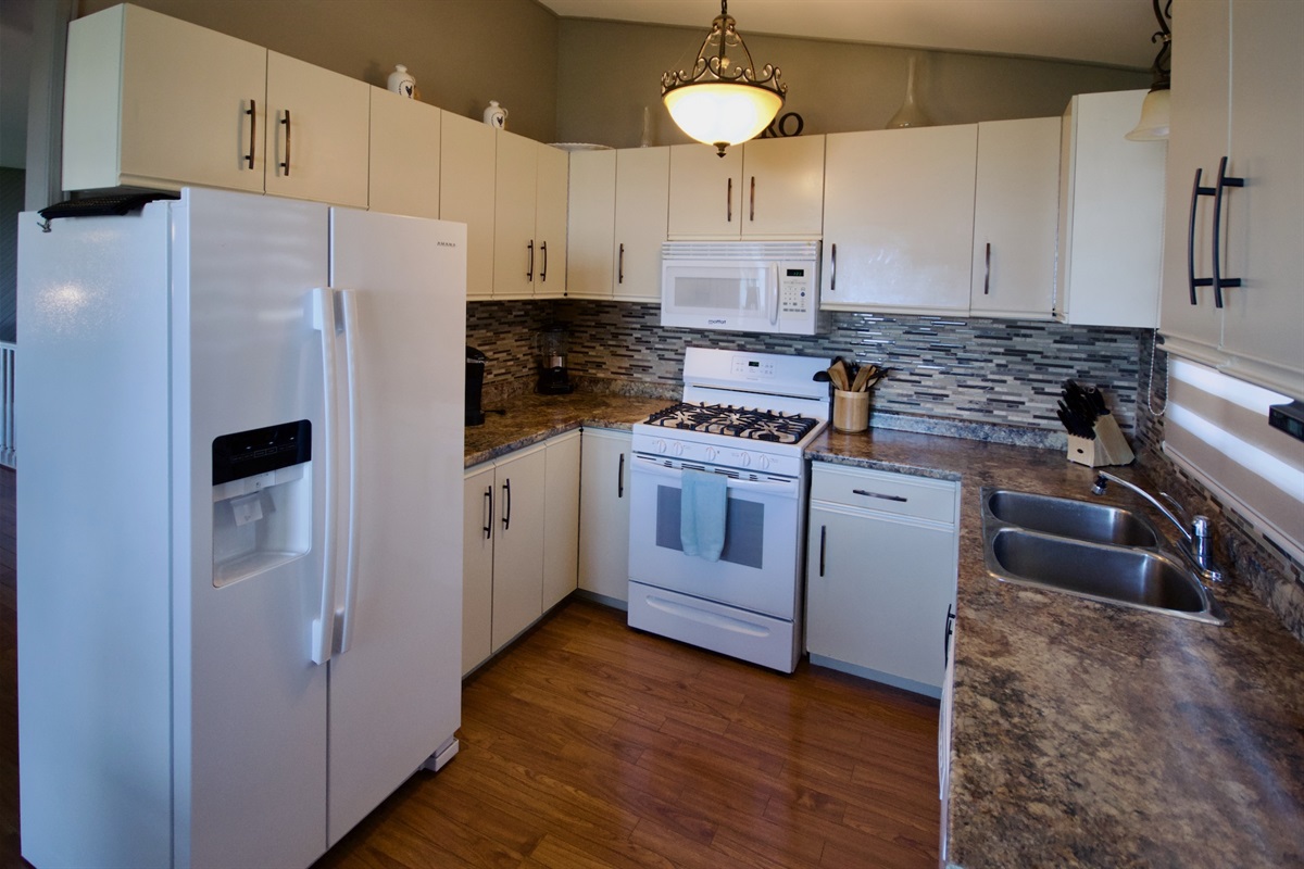 01ec11b34c6b4d838d3d1659f53d3215 Large