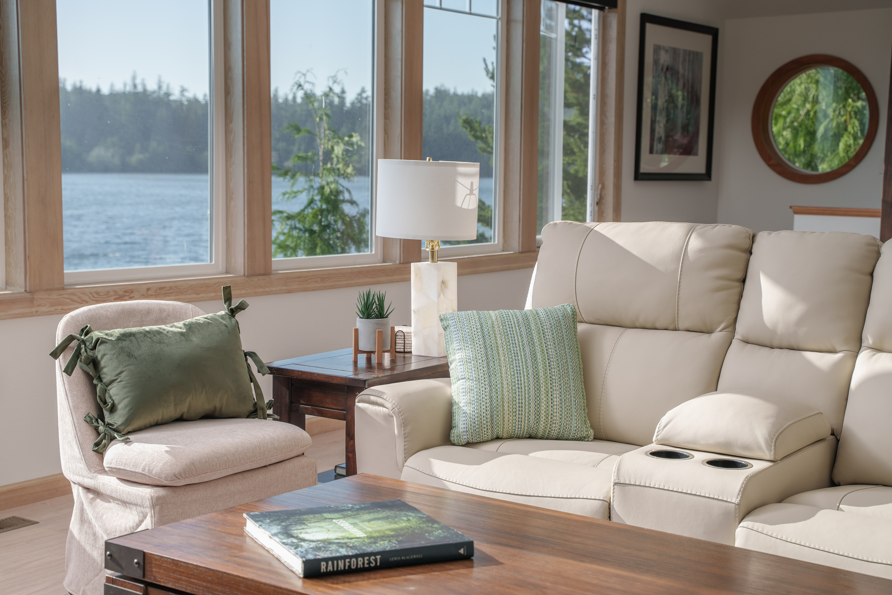 Sink into the plush reclining sofas and let the lake views set the pace—the perfect place to unwind, recharge, and enjoy slow moments by the water.