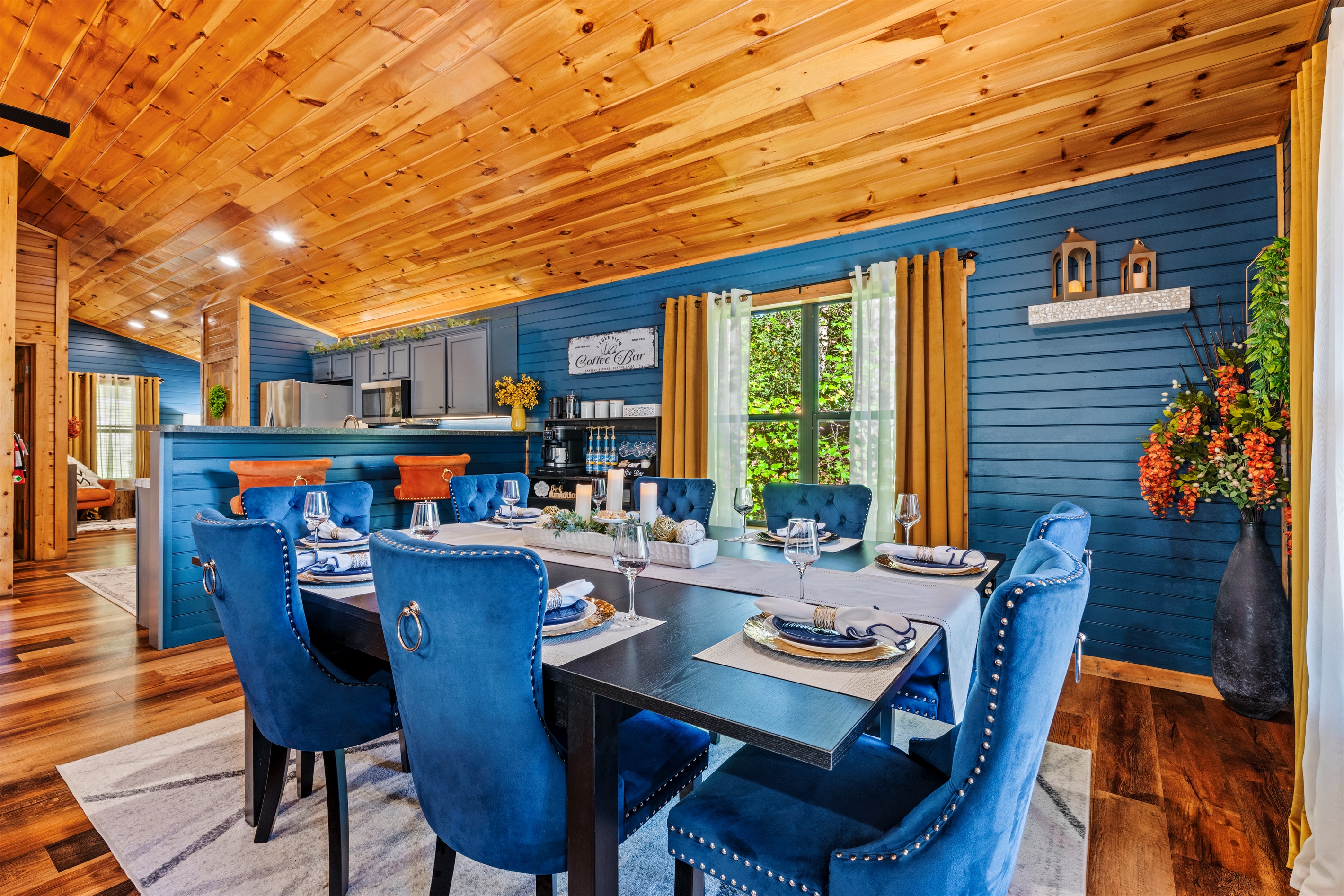 Spacious 8 seater dining area fit for a King