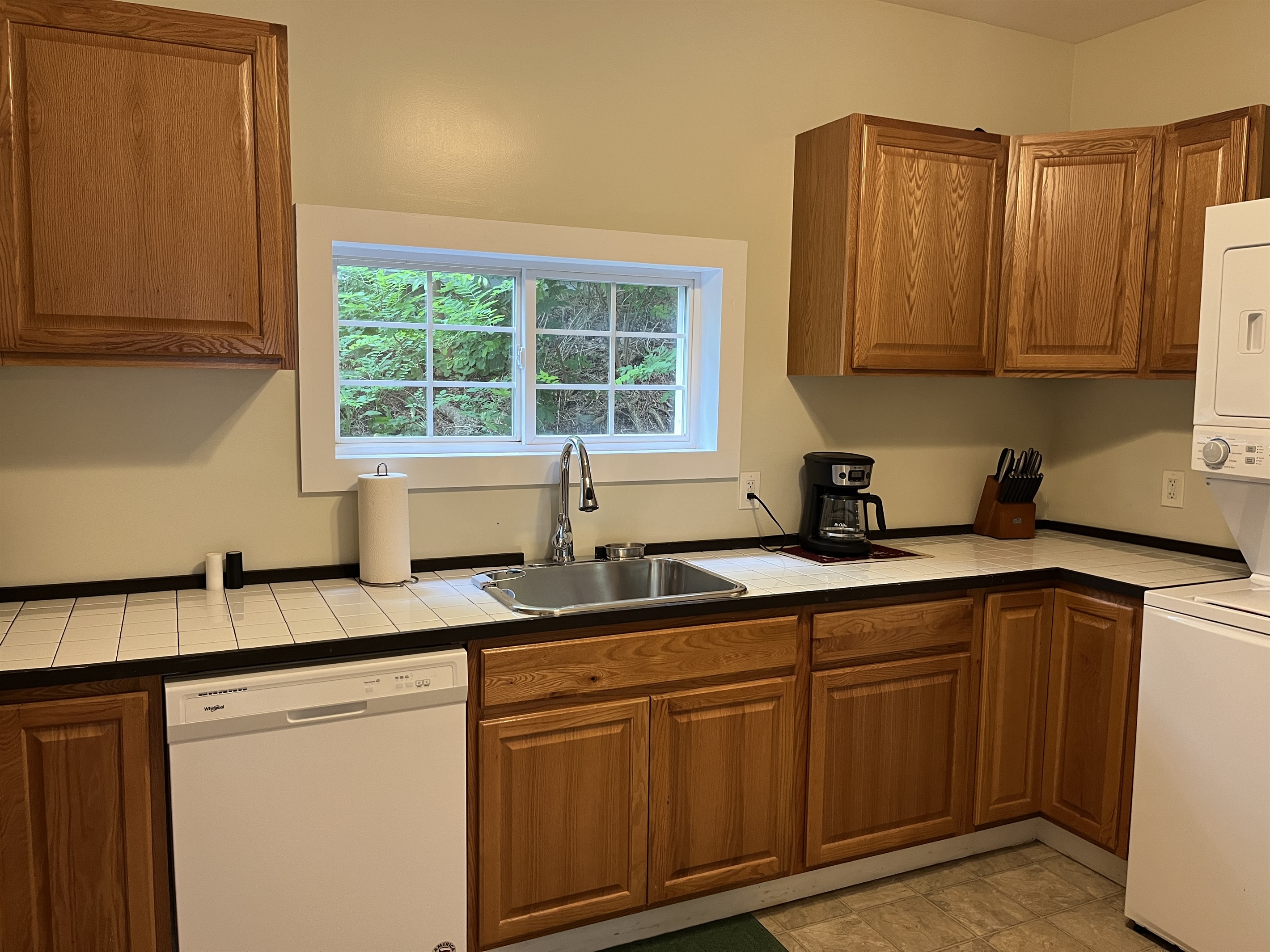 Kitchen with dishwasher