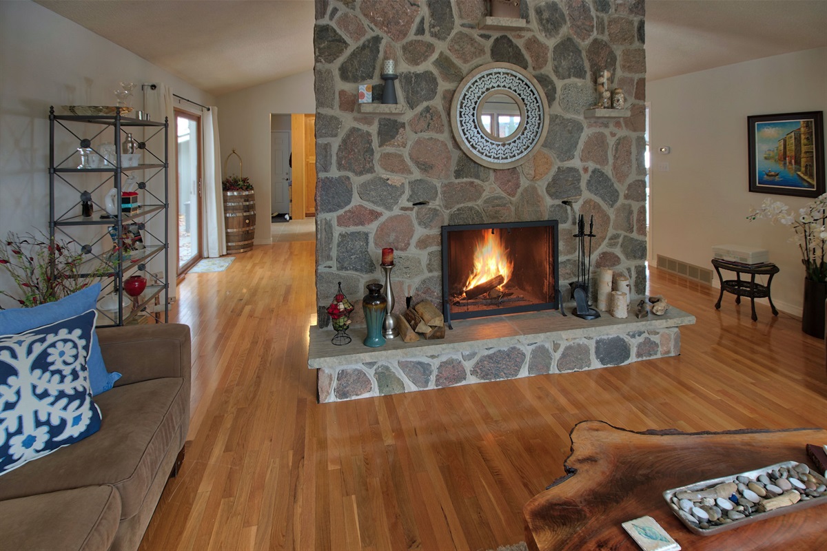 021b548556ad4d6e84b4d9cf818a77c7 Large