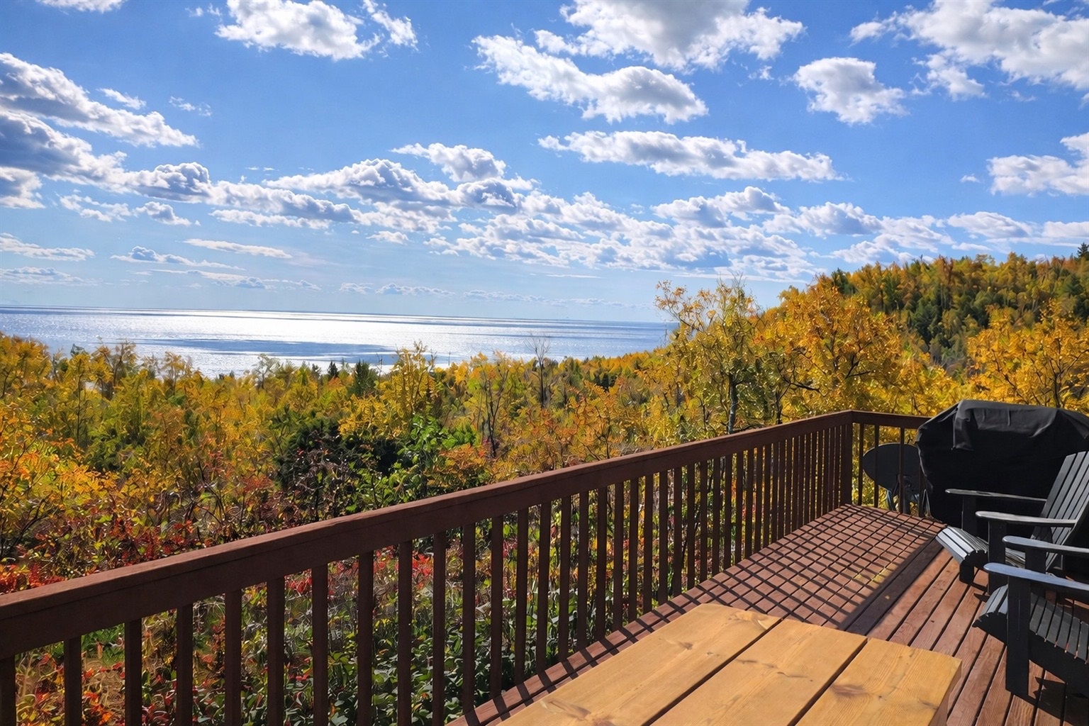 Lake Superior overlook from the deck—fire up the grill, eat at the picnic table, and watch the waves roll in. Perfect base near Tettegouche State Park and its iconic falls.