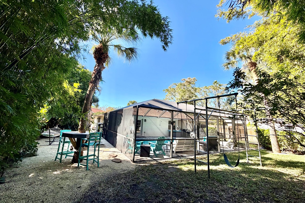 Outdoor Tiki Bar, kids playground and Heated Pool 