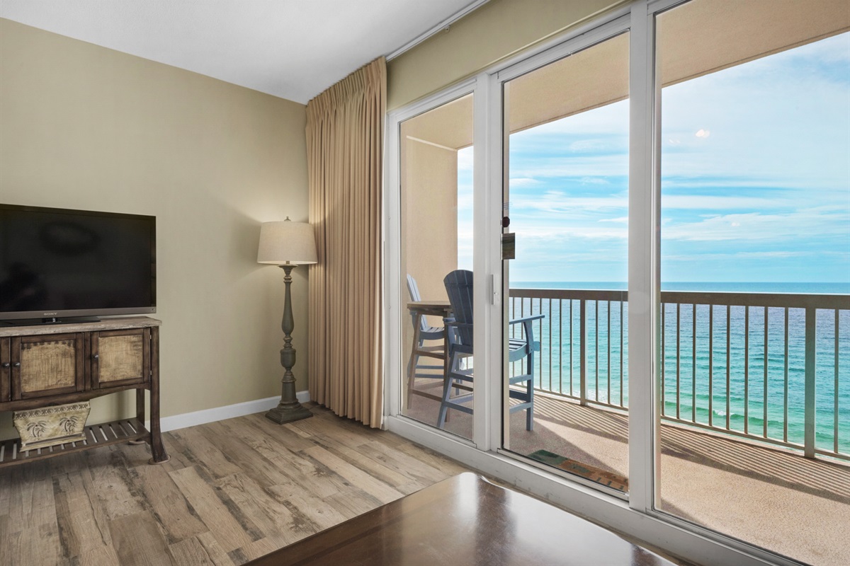 Large Windows Brings the View Indoors