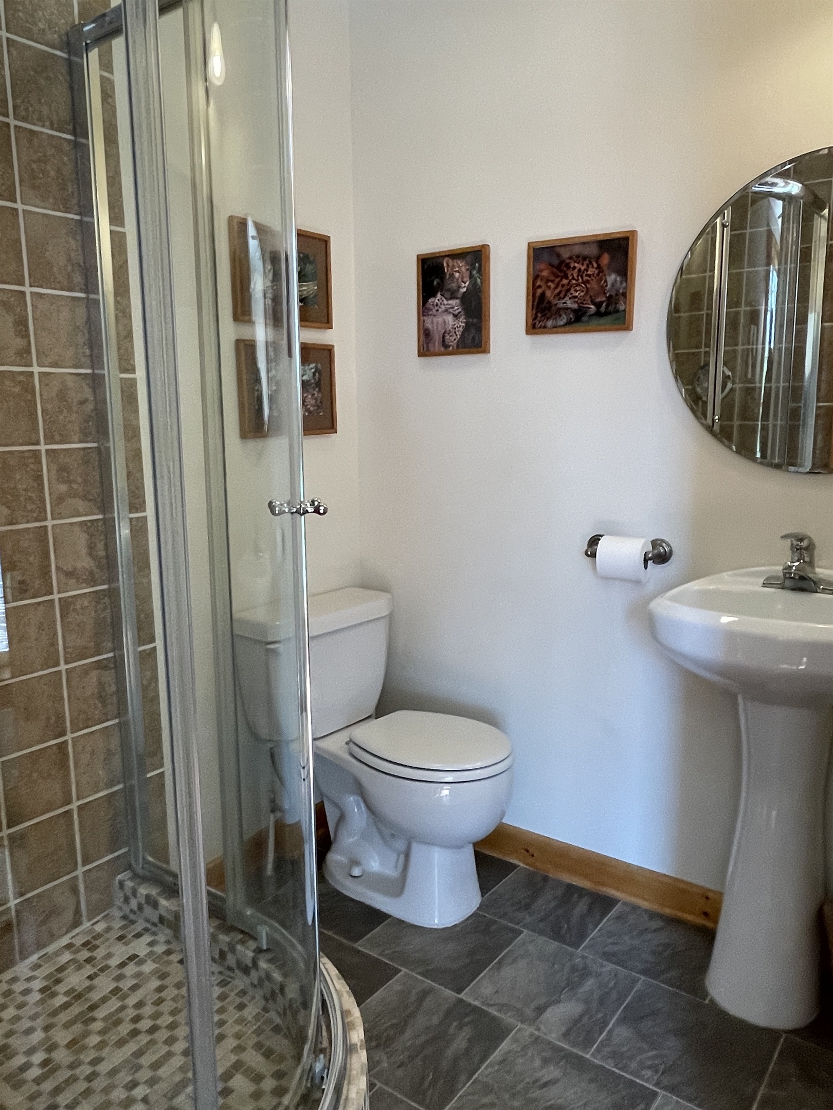 Ensuite shower in 1st floor Queen #2