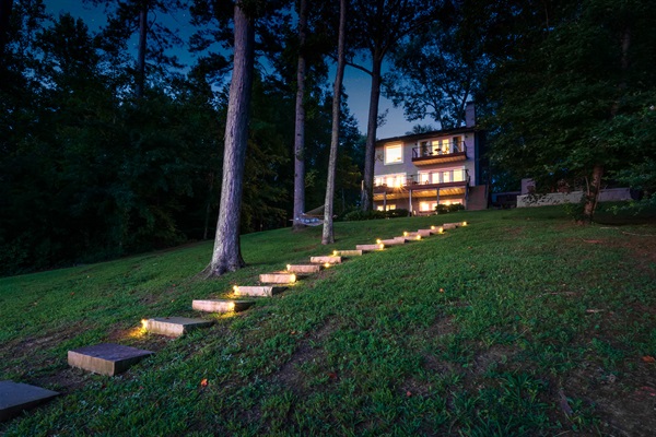 Steps down to lake