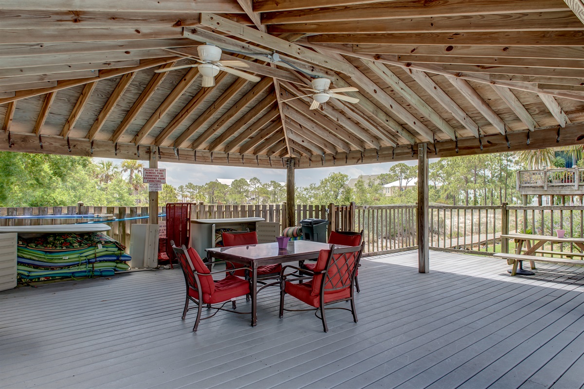 Covered area by pool & beach