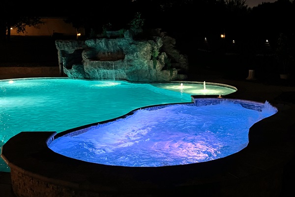Hot tub for 20 for night time relaxation and hanging out