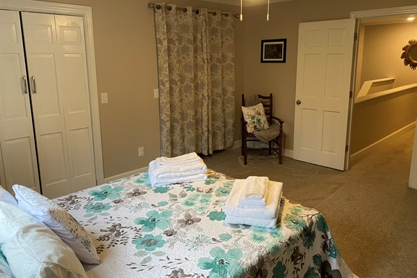 Upstairs Blue Room - Queen Bed - Double Closets
