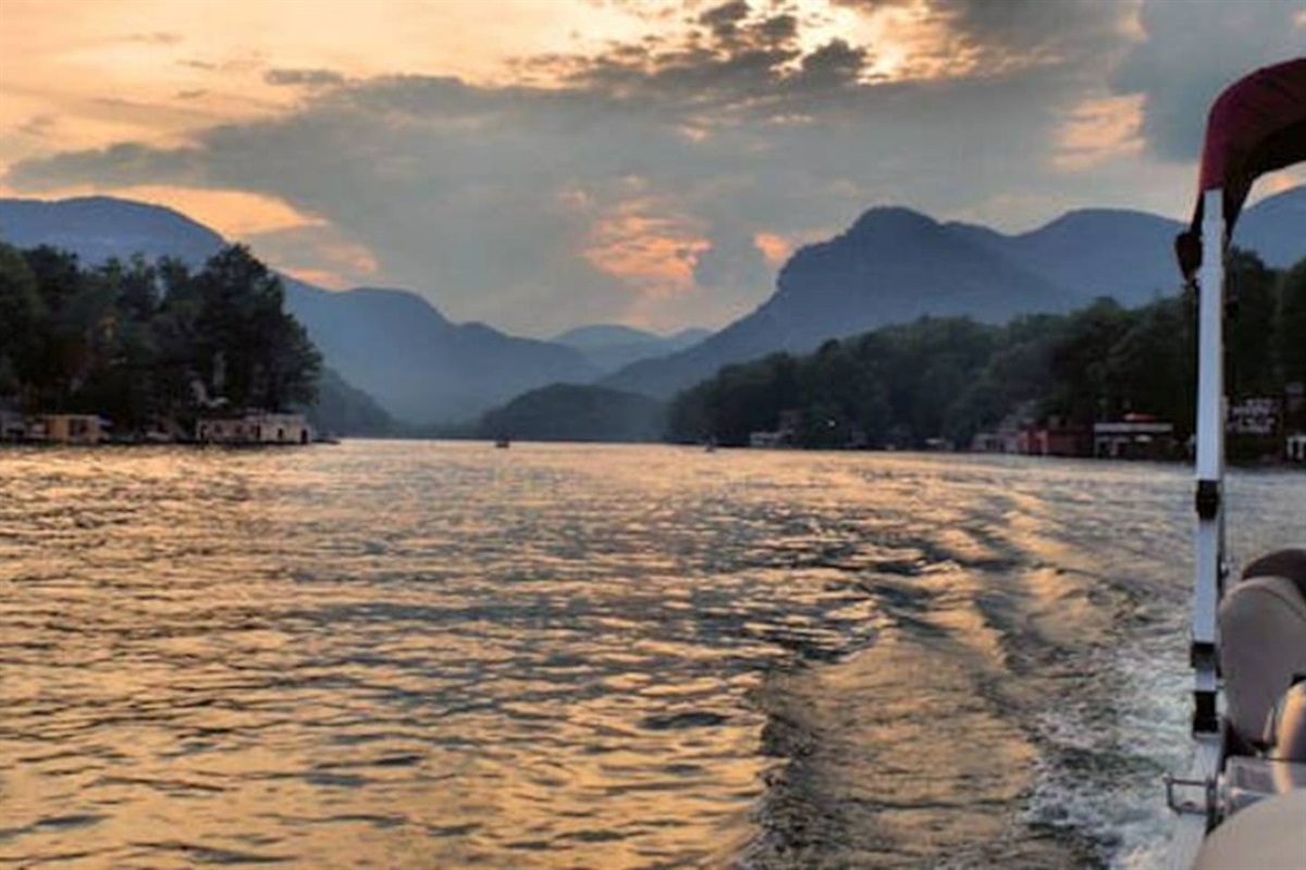 Pontoon boats available for rent on beautiful Lake Lure