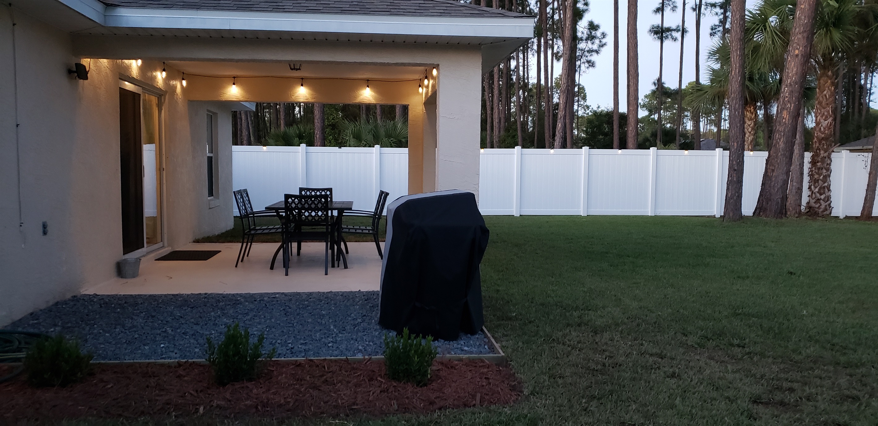 Backyard Outdoor Griddle & Dining