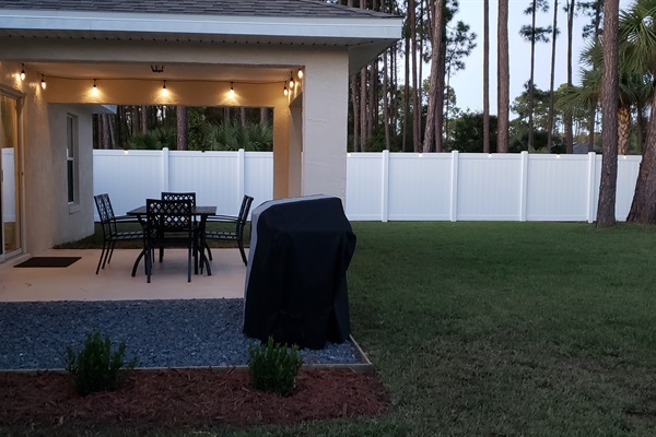 Backyard Outdoor Griddle & Dining