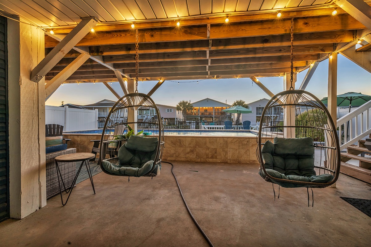 Relaxing hanging chairs