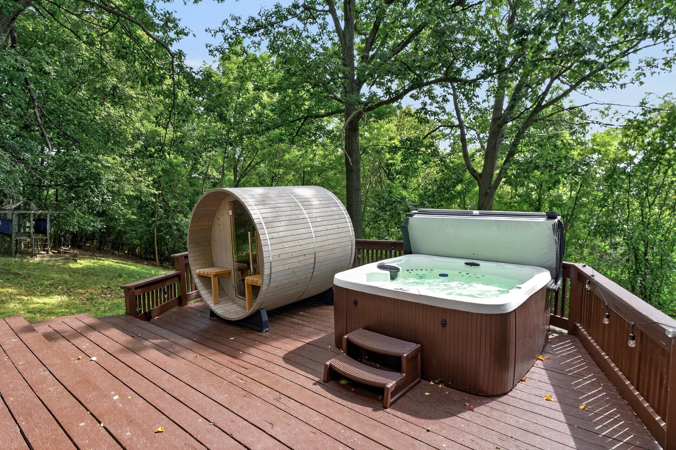 Deck with hot tub and barrel sauna